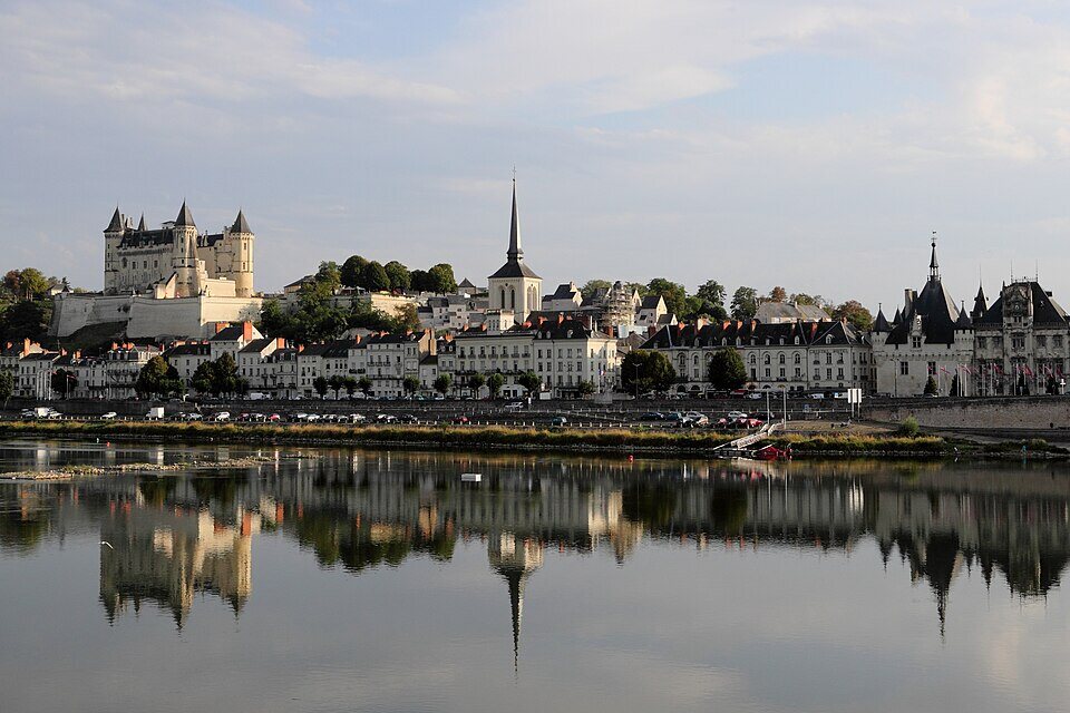 Le château de Saumur et les bords de Loire